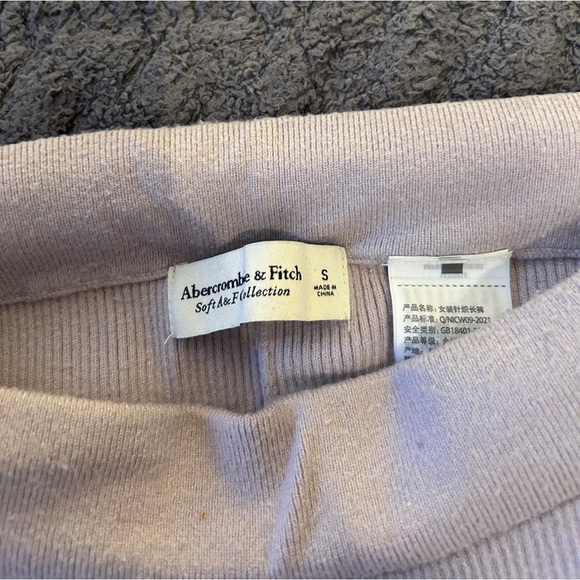 Abercrombie Sweats 💜 - Picture 2 of 8